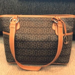 Giani Bernini Block Signature Tote